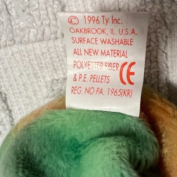 Rare TY Peace Beanie Baby Bear - 1996. Collectors item! - Picture 3 of 6